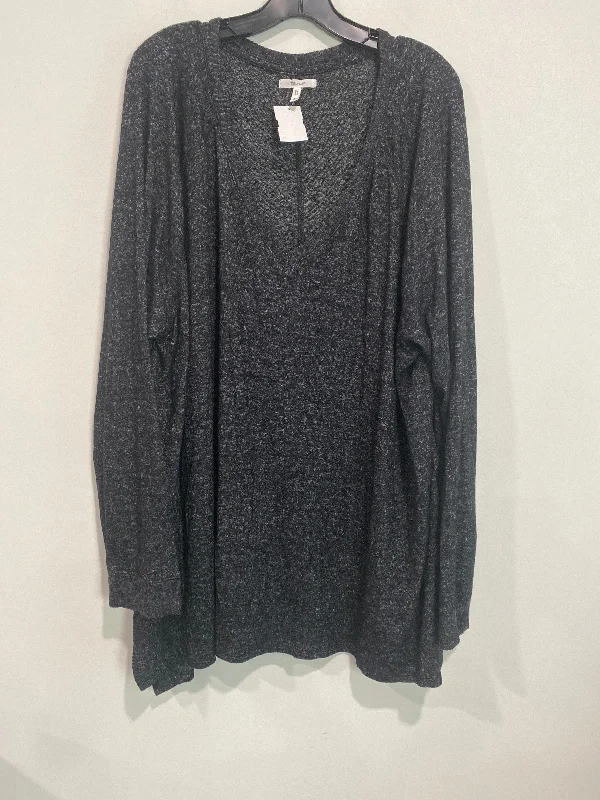 long-sleeved women's topsTop Long Sleeve By Maurices In Grey, Size: 4x