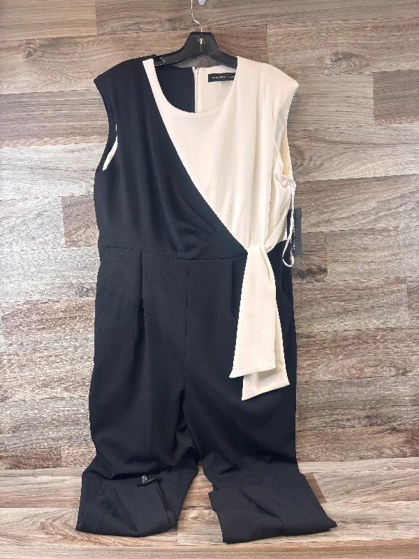 women's jumpsuits for curve-hugging stylesJumpsuit By Andrew Marc In Black & White, Size: Xl